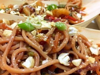 Thai Inspired  Chilli Paste And Cashew Nut Noodles (simply Asia 514)