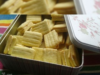 Custard  Creams