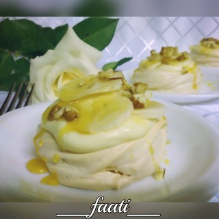 Cream Cheese Pavlova