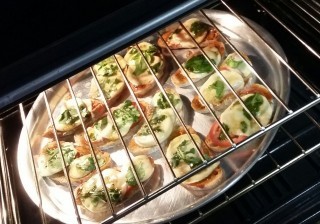Pizza Crostini
