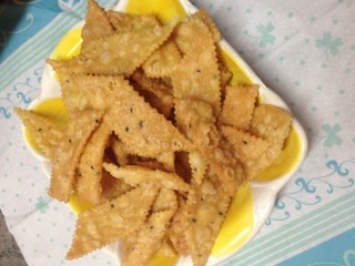 Crispy Kalunji Puri / Tukra