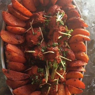 Malbaari Chicken With Tandoori Potato Wedges
