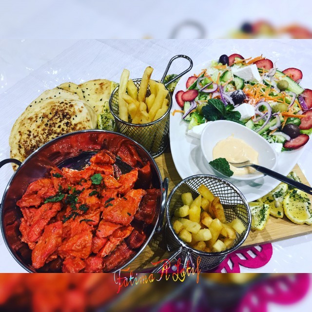 Chicken Boti, Garlic Naan & Parmesan Salad