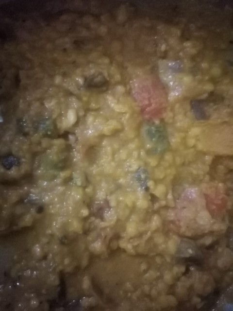 Veg Dhall With Little Chicken