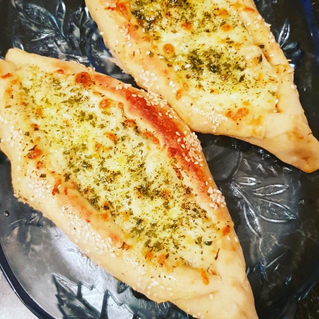 Turkish Pizza Pides