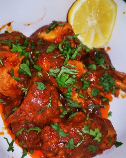 Steers Saucy Chicken