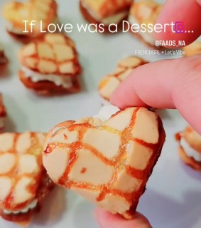 Italian Wafers With Cream