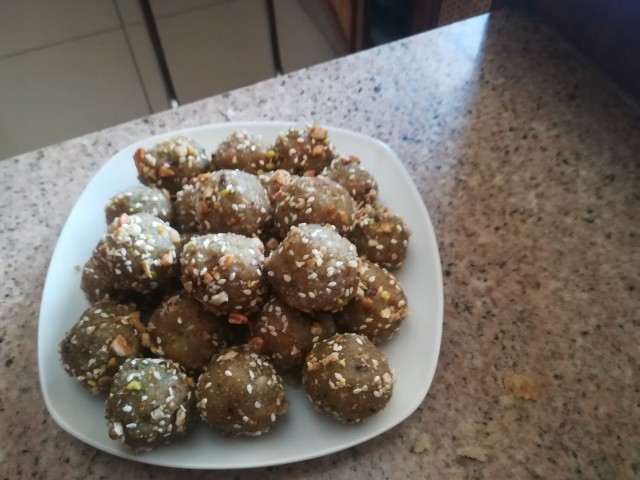 Ladoo Made With Ghor And Khajoor
