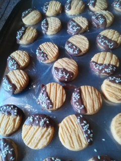 Custard  Sesame Biscuits