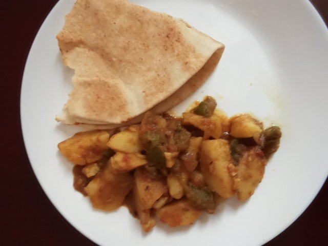 Potato-capsicum Curry