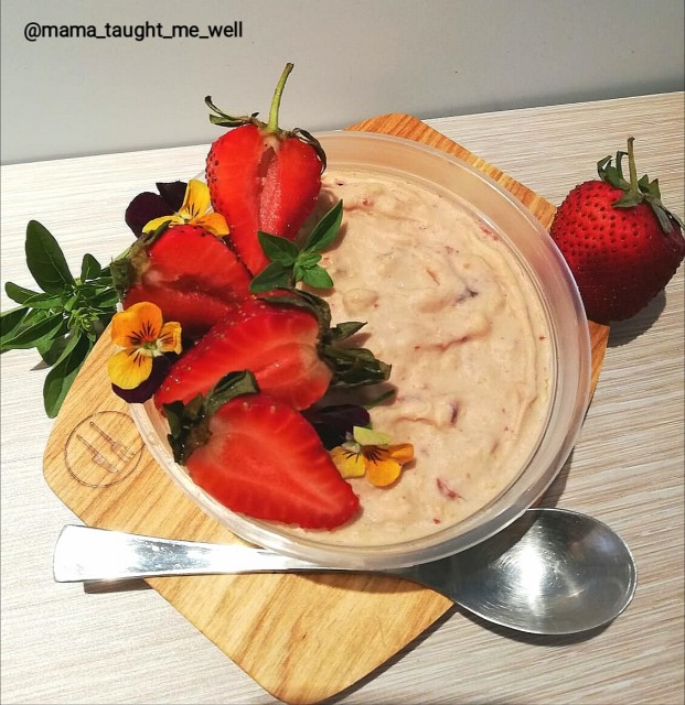 Strawberry Smoothie Bowl