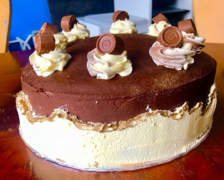Chocolate Butter Icing Fault Line Cake