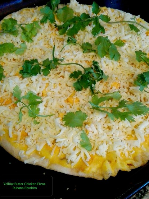 Yellow Butter Chicken Pizza