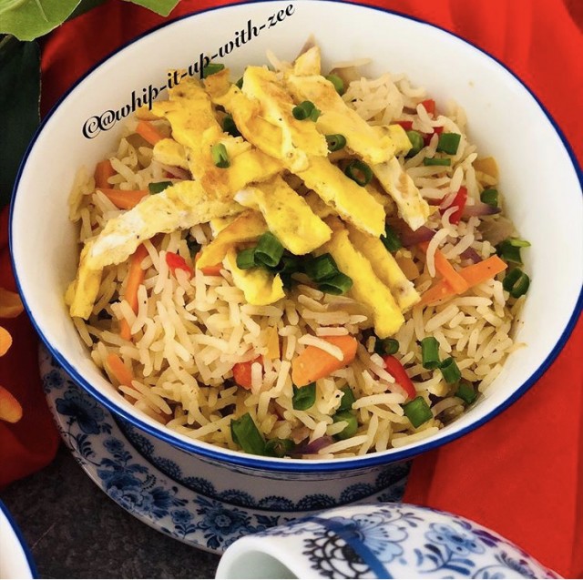 Chinese Stir Fry Rice With Egg Omelette