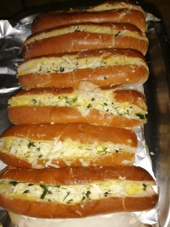 Garlic Cheese Rolls