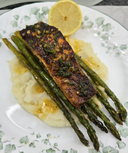 Lemon Garlic Butter Salmon With Creamy Mash And Asparagus