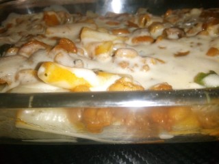 Mince And Bean With White Cheese Sauce Pasta Casserole