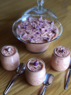 Rose,elaichi & Saffron Srikhand🍨
