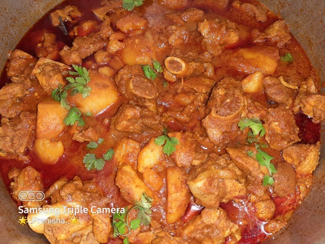 Turkey Curry With Potatoes