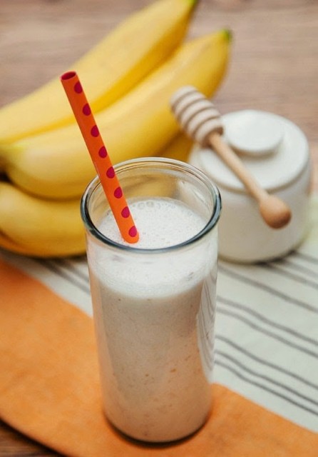 Banana And Date Smoothie.