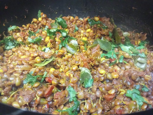 Vadda Moogh (sprouts)