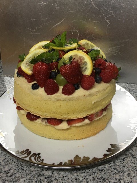 Berries & Cream Sponge Cake 🍓🍒🍰