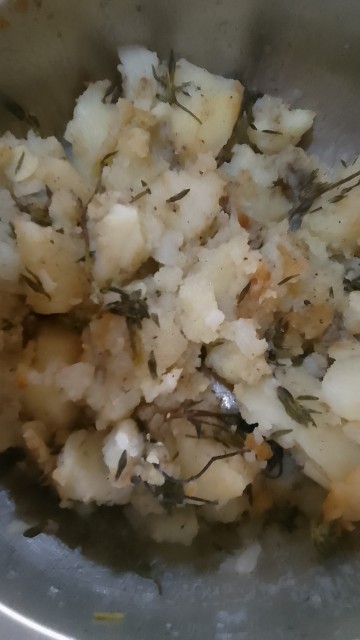 Garlic And Thyme Potatoes