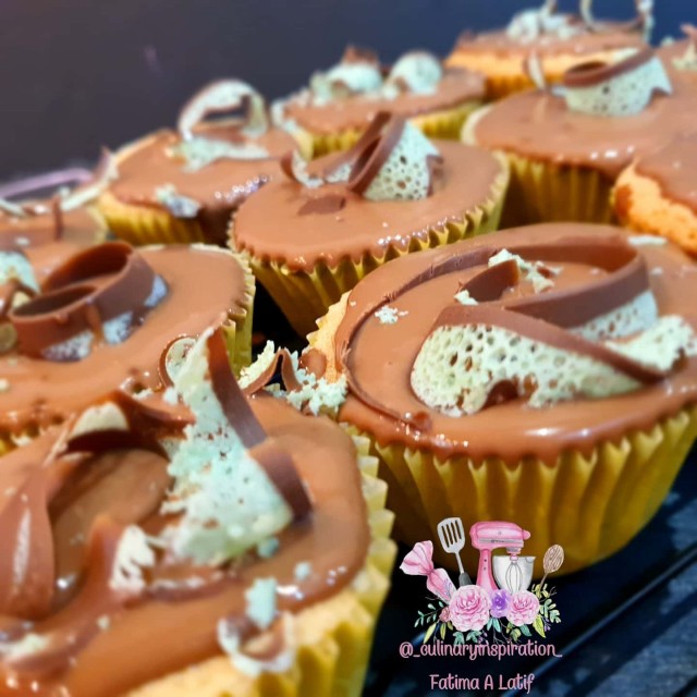 Sponge Cupcakes With Chocolate Ganache And Mint Aero