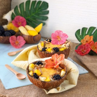 Tropical Smoothie Bowl