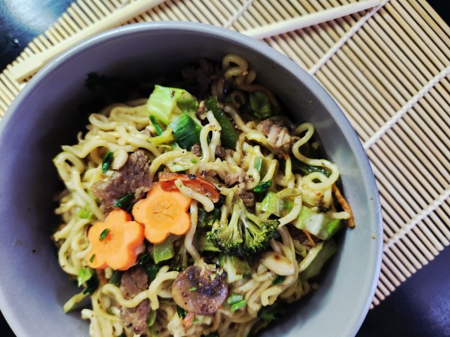 Indomie Steak And Veggie Stir Fry