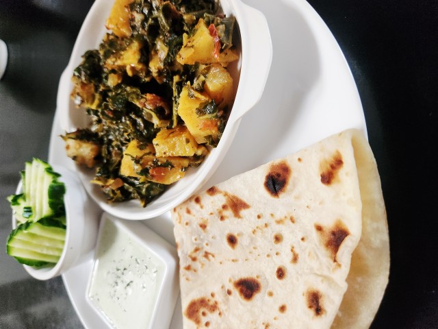 Aloo Palak Masala (spinach & Potato)