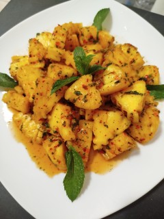 Spicy Mint Pineapple Salad / Chaat