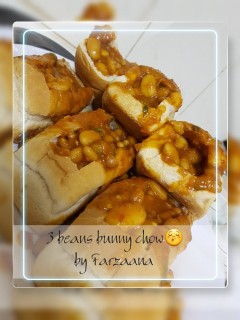 3 Beans Bunny Chow
