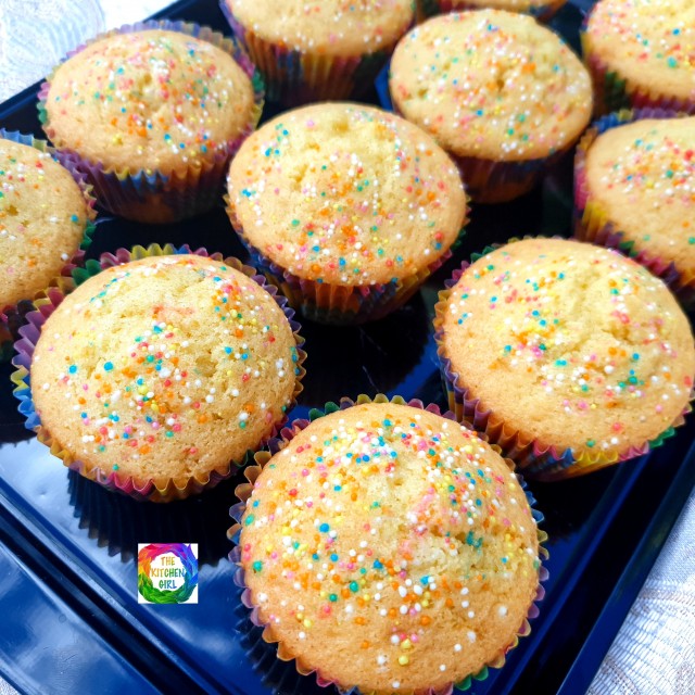 Plain Soft Spongy Cupcakes
