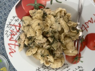 Creamy Cajun Chicken & Spinach Alfredo Stuffed Pasta Shells