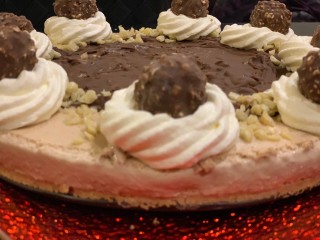 Ferrero Rocher Cheesecake