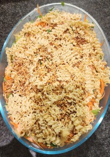 🥗 Toasted Noodles & Almond Salad 🌰