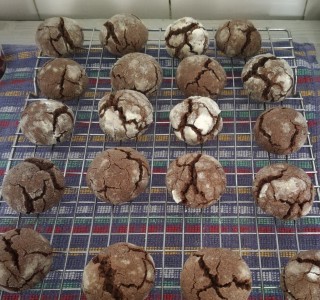 Crinkle Chocolate Cookies