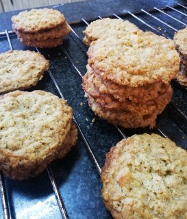 Macadamia Oatmeal Cookies