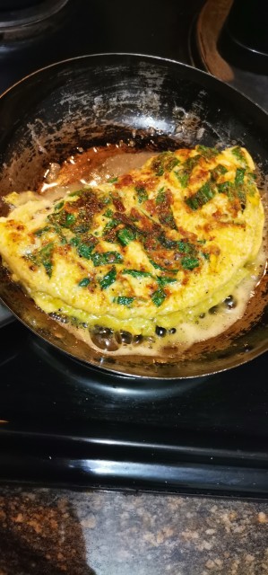 Keto Inspired: Spinach & Cheese Omelette