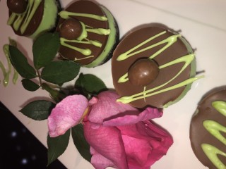 Mini Mint And Rose Cheesecakes