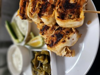 Kafta Rolls Wirh Garlic Yoghurt Dip