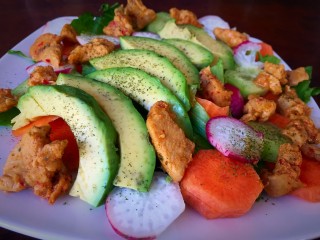 Healthy Chicken And Avo Salad / Calorie Count