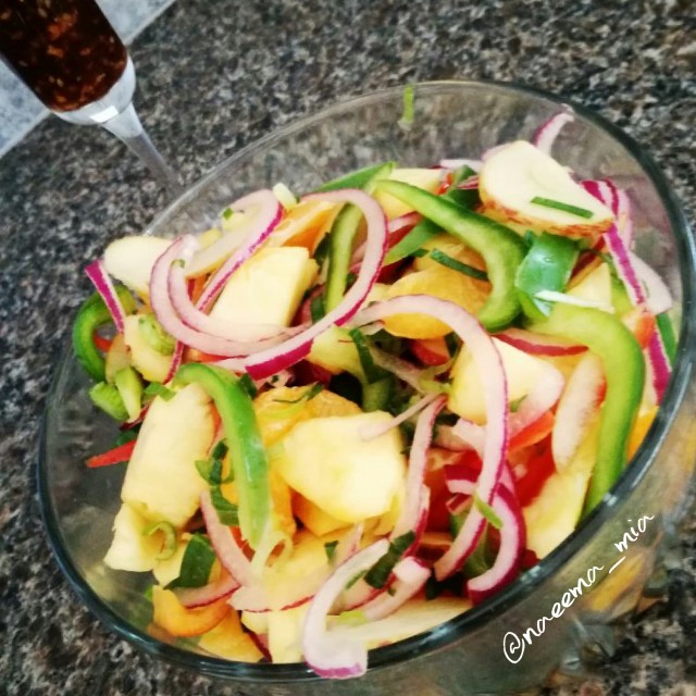 Pineapple Salad With Thai Dressing 