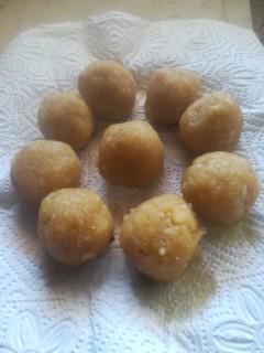 Ghor / Jaggery Ladoo