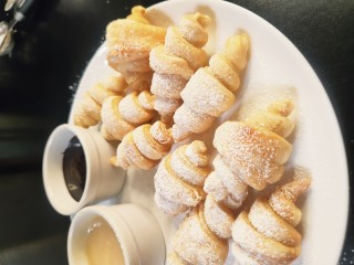 Croissant Puri Bites