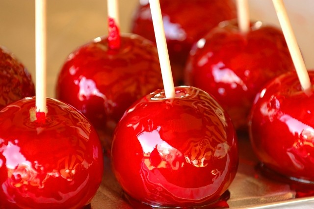 toffee-apples-recipe-by-yousuf