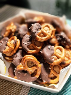 Peanut Butter Pretzel Bites