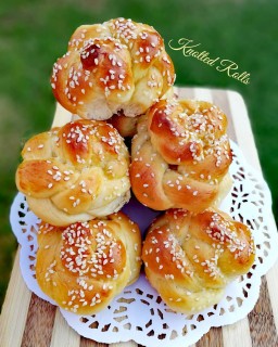 Knotted Rolls