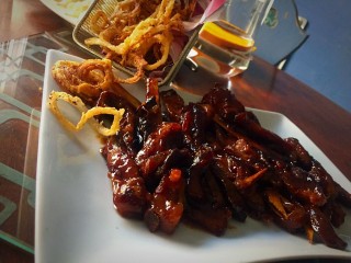 Sticky Bbq Ribs + Onion Rings / My Version